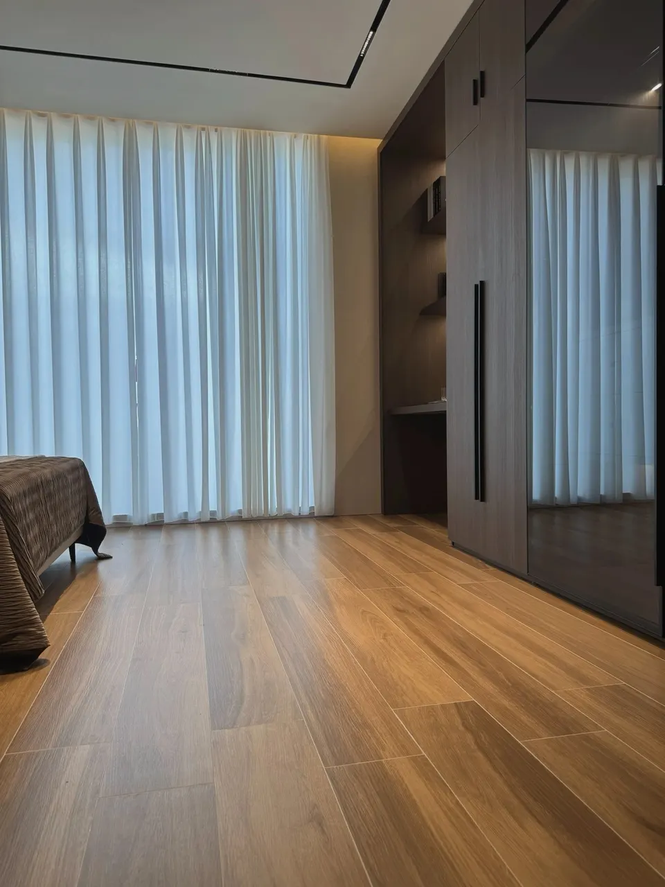 Golden Brown Oak Wood Look Porcelain Tile for Wall and Floor